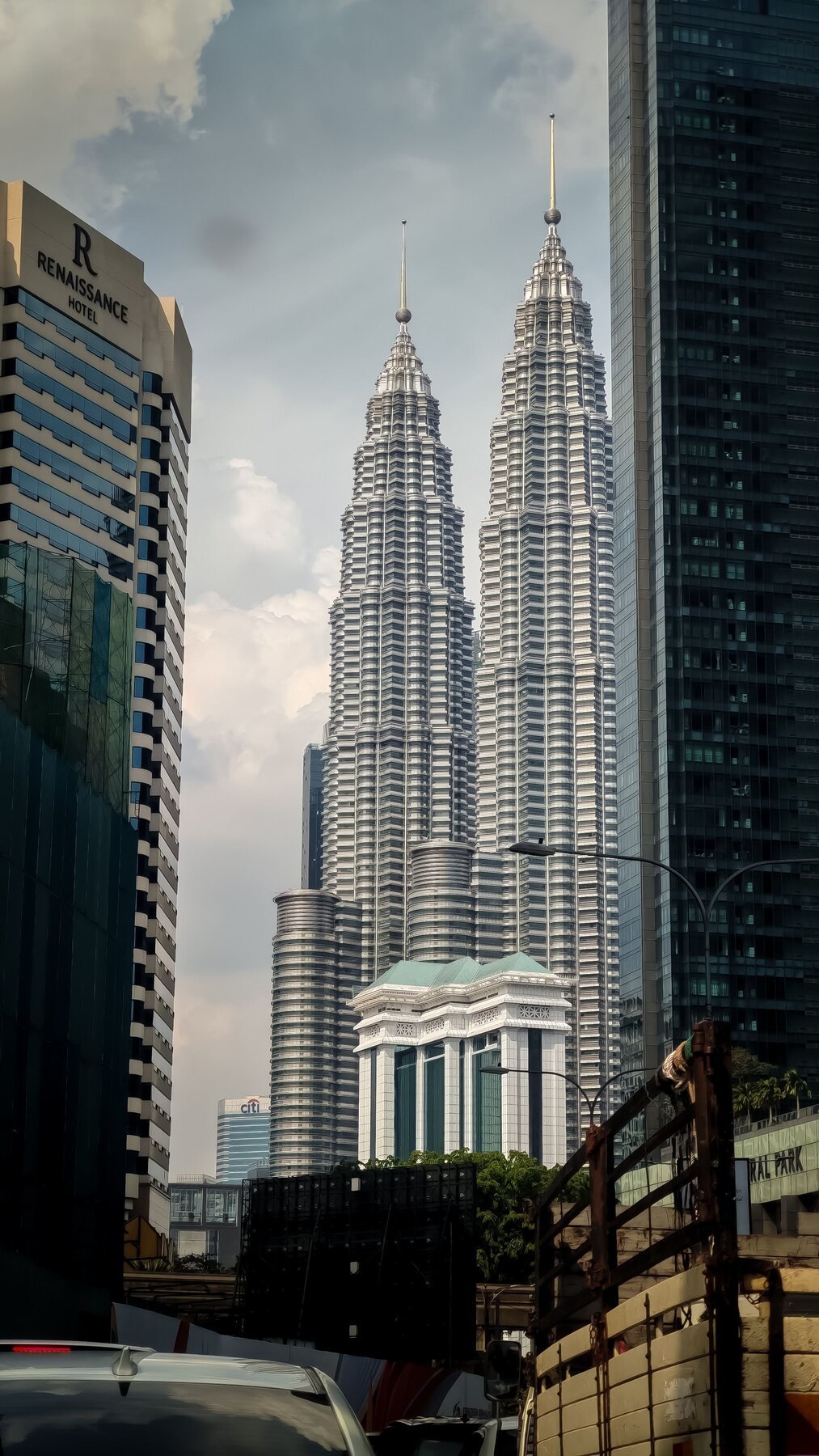 Malaysia itinerary 2 weeks beginning in Kuala Lumpur