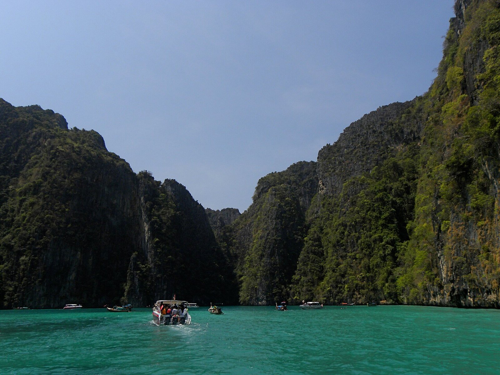 Pileh Lagoon, a turquoise lagoon on Phi Phi Leh island